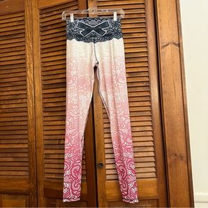 EUC ARThletic ombré lace-print leggings, black/pink/white, size L